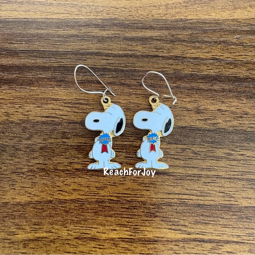 Vintage Snoopy Earrings Aviva United Larger Hero Peanuts